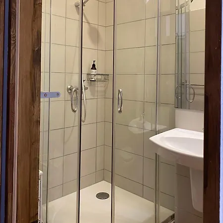 Centrum Lakowa 1 3* רדקוב