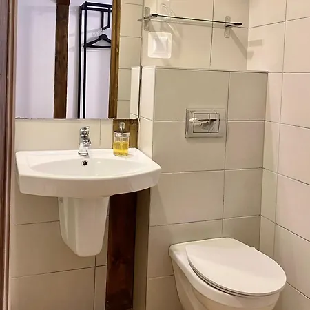 Centrum Lakowa 1 B&B *