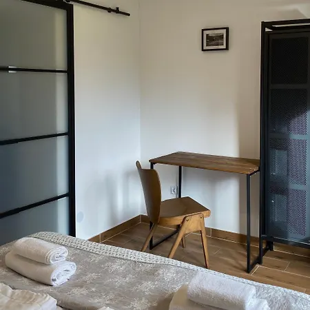 לינה וארוחת בוקר Centrum Lakowa 1